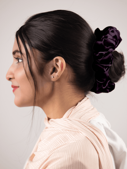 Silk Scrunchie in Black