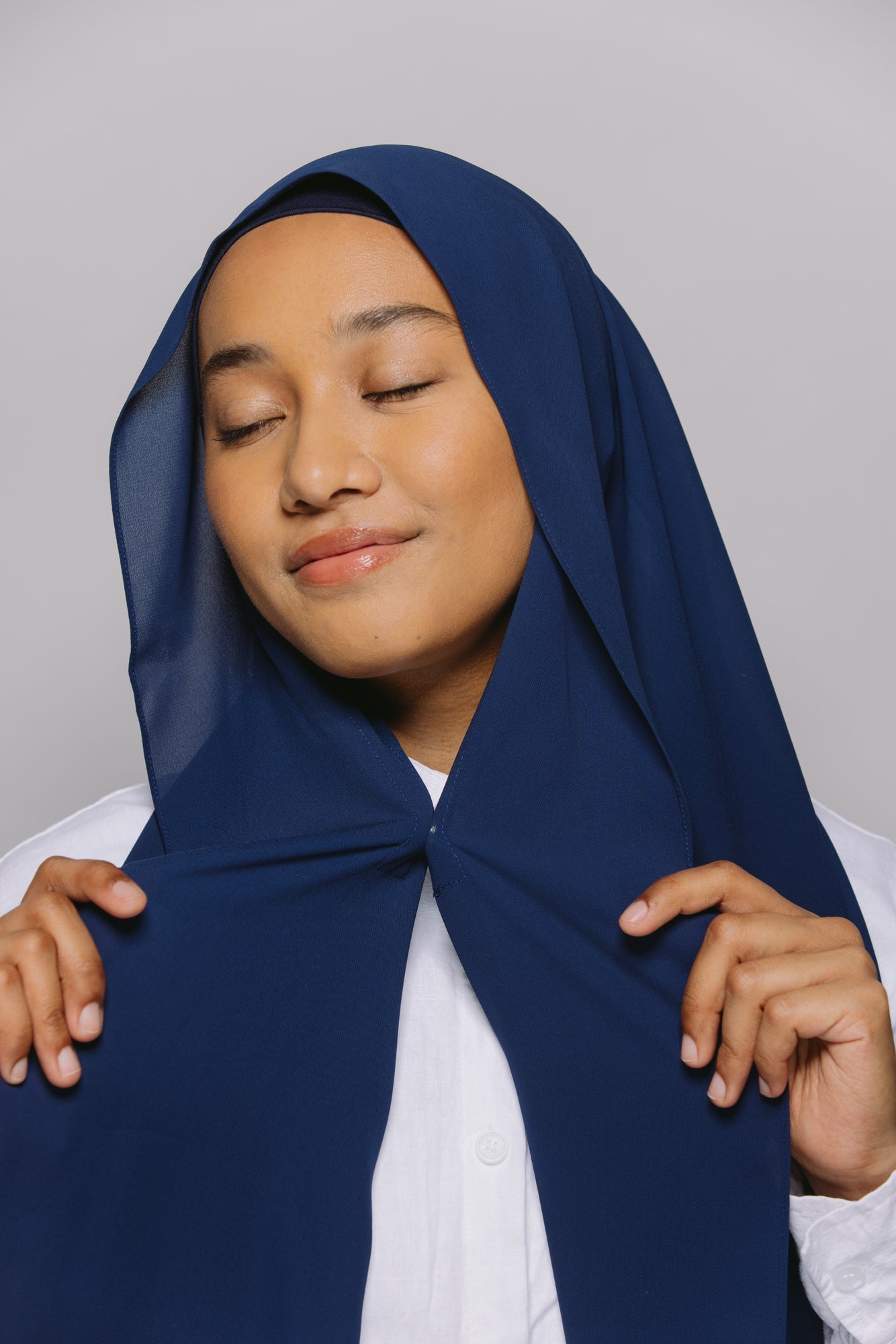 Midnight Ocean  — Instant Chiffon Hijab with Built-in Magnets